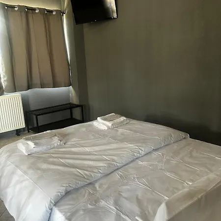 Letsios Steel1 Apartment *